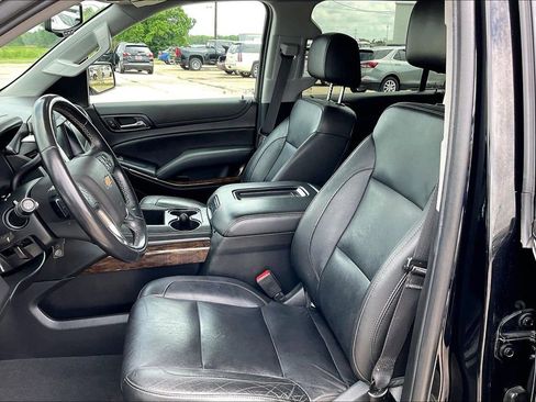 Used 2020 Chevrolet Suburban LT RWD image 18