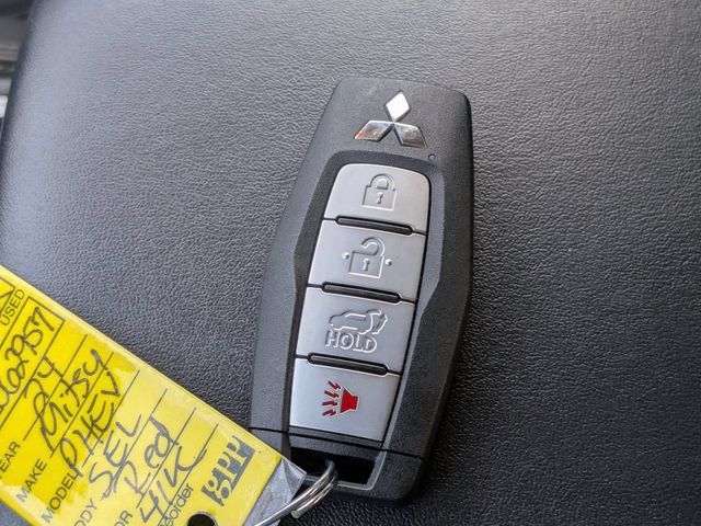 Used 2024 Mitsubishi Outlander SEL AWD/4WD image 31