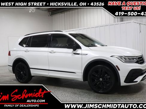 Used 2022 Volkswagen Tiguan SE R-Line image 1