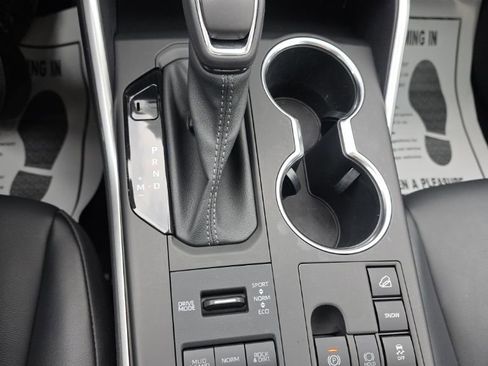 Used 2023 Toyota Highlander XLE image 25