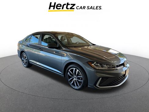 Used 2025 Volkswagen Jetta SE image 1