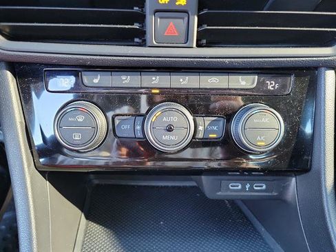 Used 2023 Volkswagen Jetta SE image 10