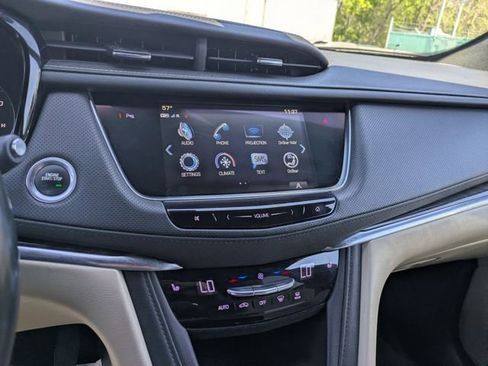 Used 2019 Cadillac XT5 AWD image 20