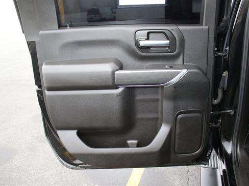 Used 2021 Chevrolet Silverado 2500 Custom w/ Custom Convenience Package image 9