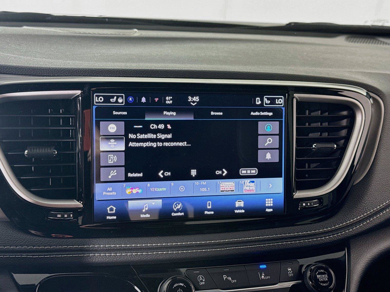New 2027 Chrysler Pacifica Select AWD/4WD image 8