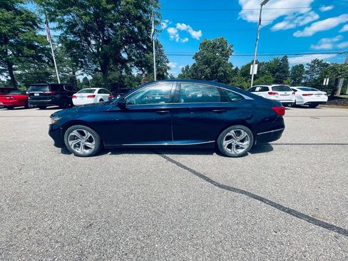 Used 2018 Honda Accord EX image 2