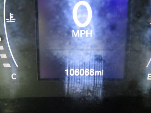 Used 2018 Jeep Renegade Latitude FWD image 18