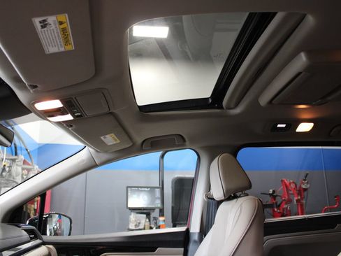 Used 2023 Honda Odyssey Elite image 26