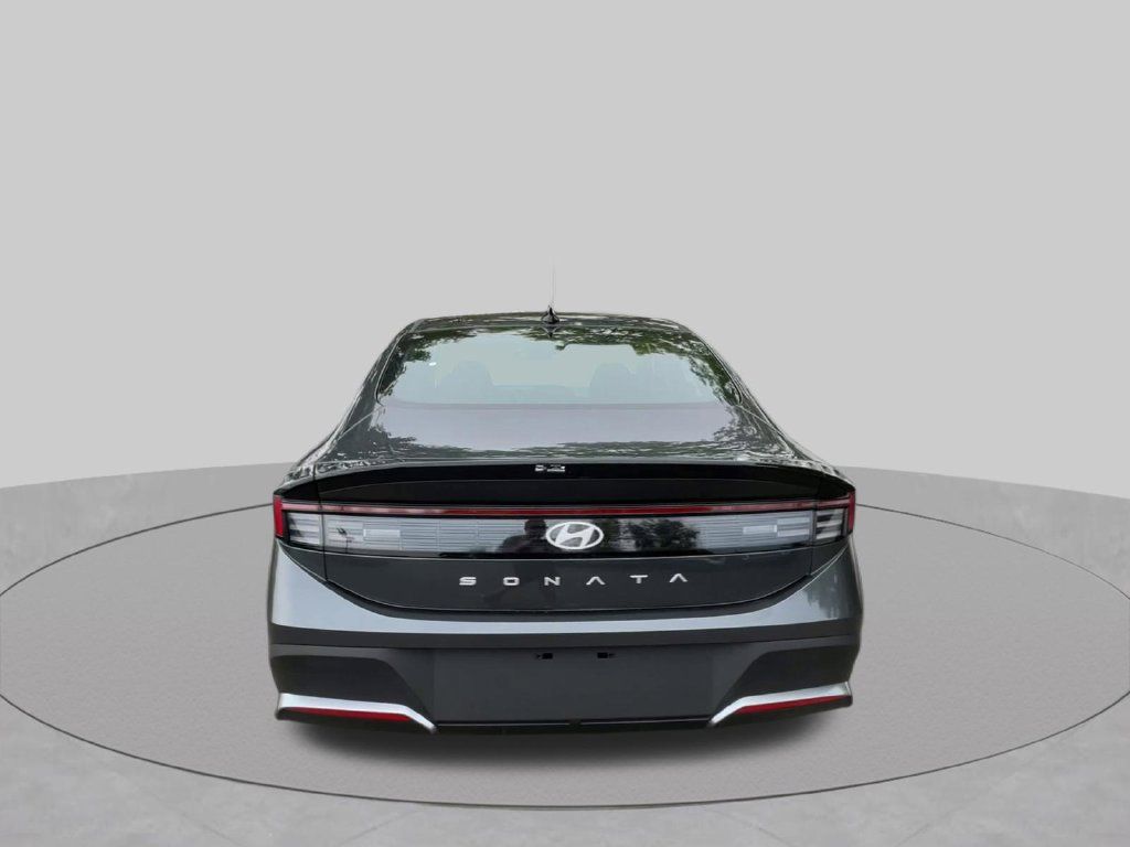 Used 2026 Hyundai Sonata SE FWD image 22