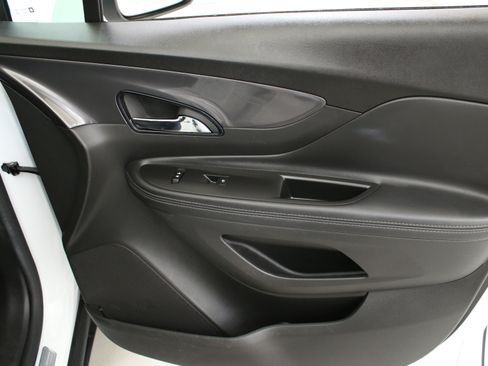 Used 2022 Buick Encore Preferred w/ Safety Package AWD/4WD image 32