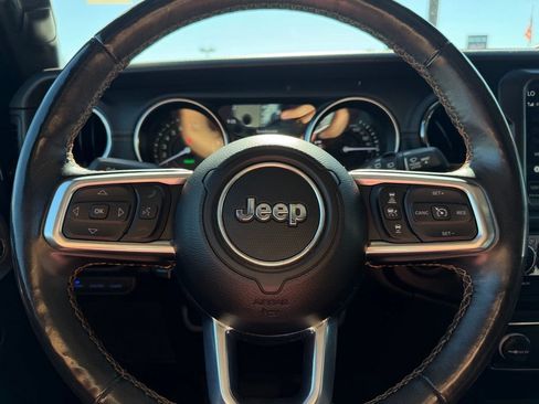 Used 2022 Jeep Wrangler Unlimited Sahara AWD/4WD image 22