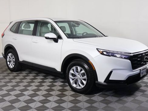 Used 2023 Honda CR-V LX image 2