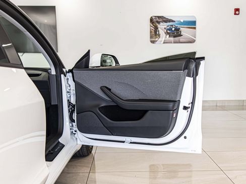 Used 2026 Tesla Model 3 RWD image 36