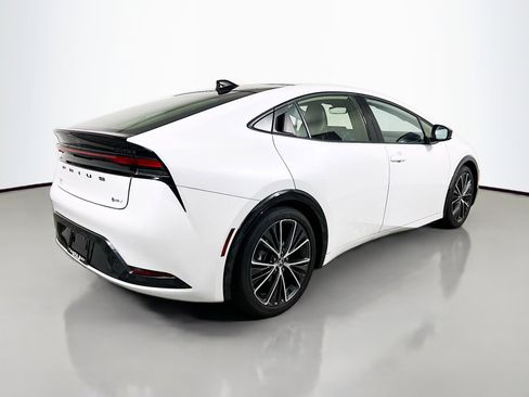 Used 2025 Toyota Prius Limited image 4