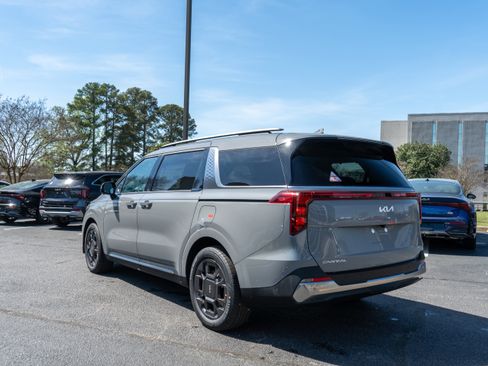 New 2026 Kia Carnival SX FWD image 9