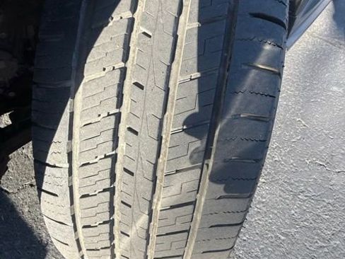 Used 2020 Nissan Pathfinder S image 28