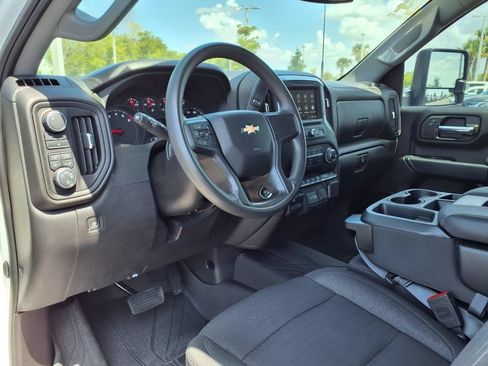 Used 2024 Chevrolet Silverado 2500 Custom w/ Custom Value Package AWD/4WD image 21