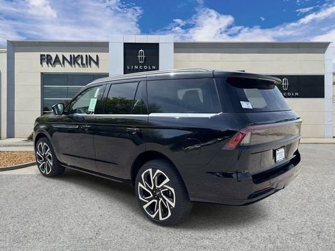 New 2026 Lincoln Navigator Reserve AWD/4WD image 5