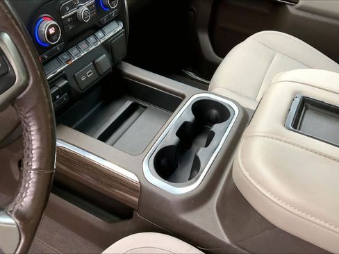 Used 2020 Chevrolet Silverado 1500 RST w/ Texas Edition image 15