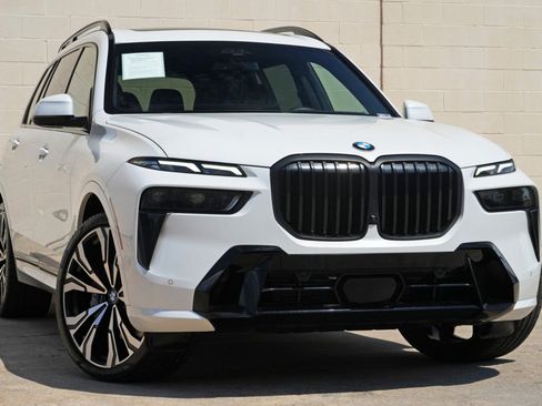 Used 2023 BMW X7 xDrive40i w/ Executive Package AWD/4WD image 4
