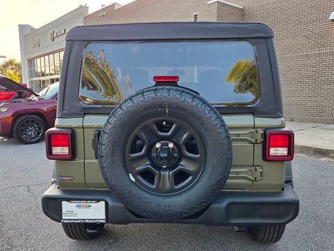 Used 2026 Jeep Wrangler Sport AWD/4WD image 5