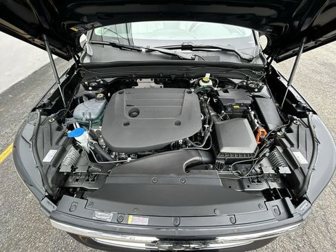 Certified 2025 Volvo XC40 B5 Ultra w/ Climate Package AWD/4WD image 10