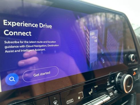 Certified 2025 Toyota Highlander Platinum image 13