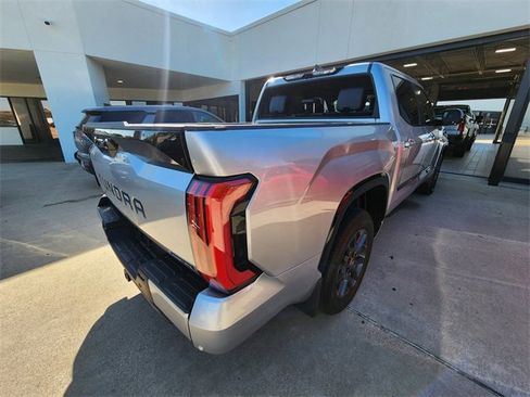 Used 2025 Toyota Tundra Platinum AWD/4WD image 3