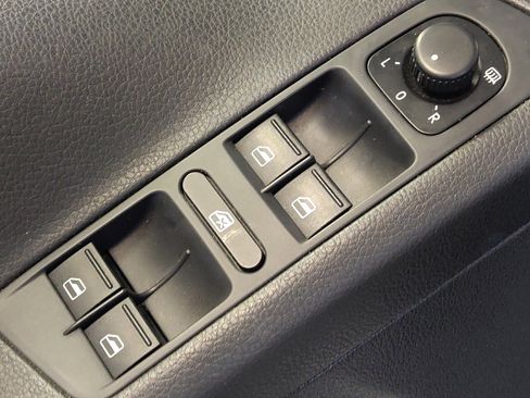 Used 2015 Volkswagen Tiguan SE AWD/4WD image 27