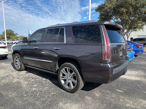 Used 2015 Cadillac Escalade Premium image 4