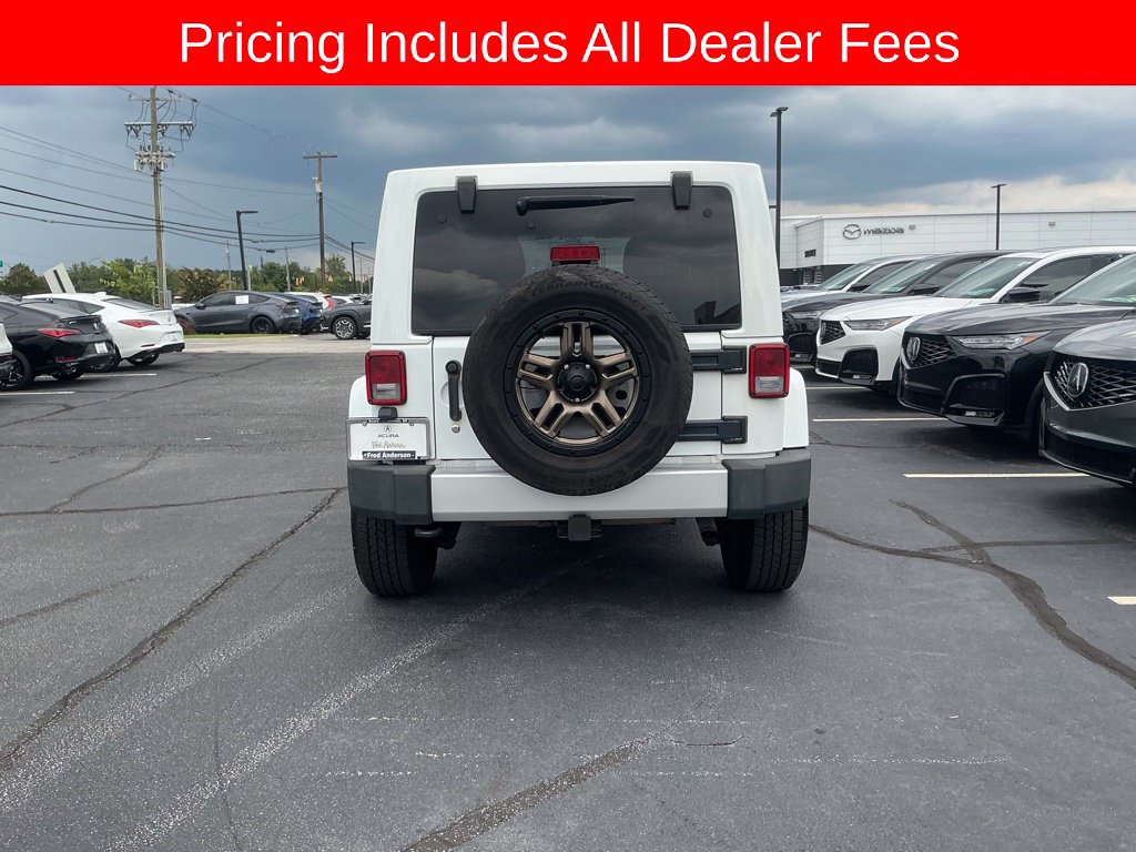 Used 2013 Jeep Wrangler Unlimited Sahara w/ Dual Top Group AWD/4WD image 4