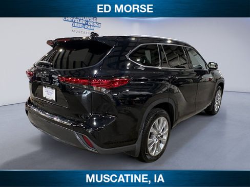 Used 2021 Toyota Highlander Limited AWD/4WD image 5