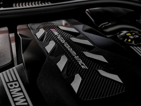 Used 2023 BMW M550i xDrive image 54