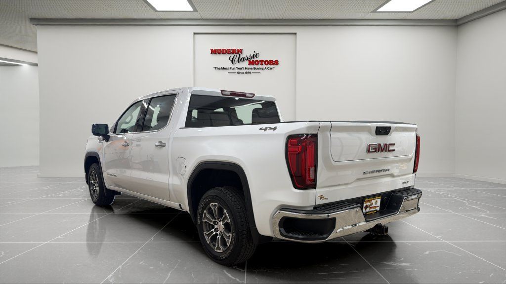 Used 2025 GMC Sierra 1500 SLT AWD/4WD image 3
