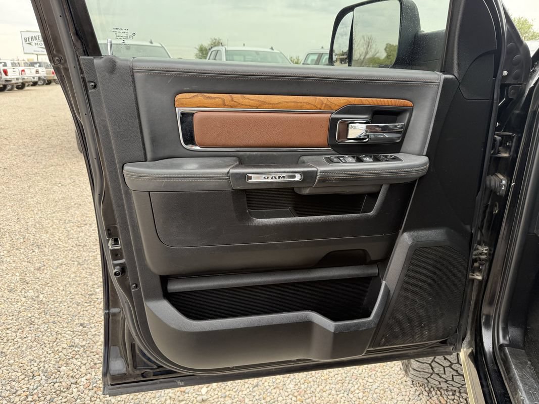 Used 2015 RAM 1500 Laramie Longhorn w/ Convenience Group AWD/4WD image 29