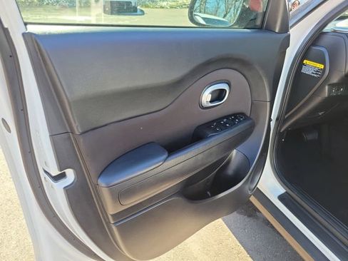 Used 2016 Kia Soul + w/ Designer's Package image 7
