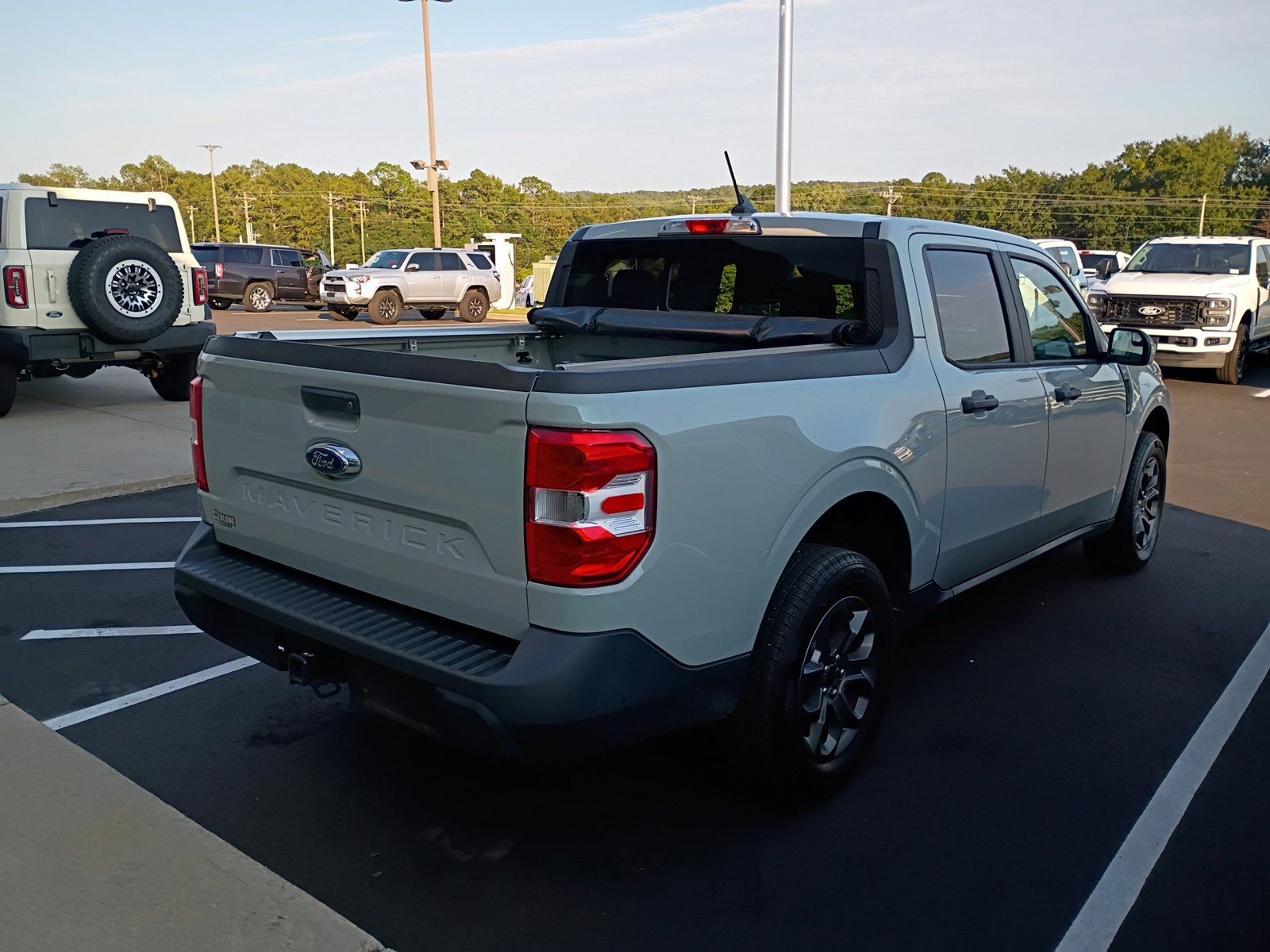 Used 2023 Ford Maverick XLT w/ XLT Luxury Package FWD image 4