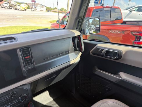 Used 2023 Ford Bronco Wildtrak AWD/4WD image 23