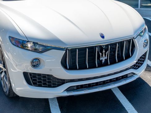 Used 2018 Maserati Levante S GranLusso AWD/4WD image 5