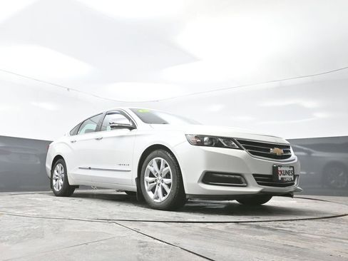 Used 2017 Chevrolet Impala Premier w/ Enhanced Convenience Package image 54