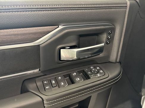New 2026 RAM 3500 Laramie AWD/4WD image 17
