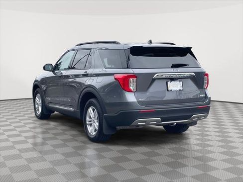 Used 2023 Ford Explorer XLT w/ Equipment Group 202A image 5