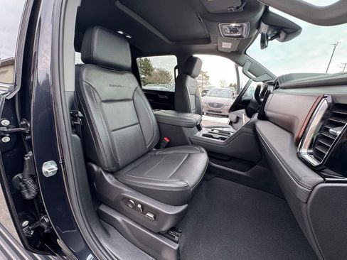 Used 2025 GMC Sierra 3500 Denali w/ Denali Reserve Package image 74