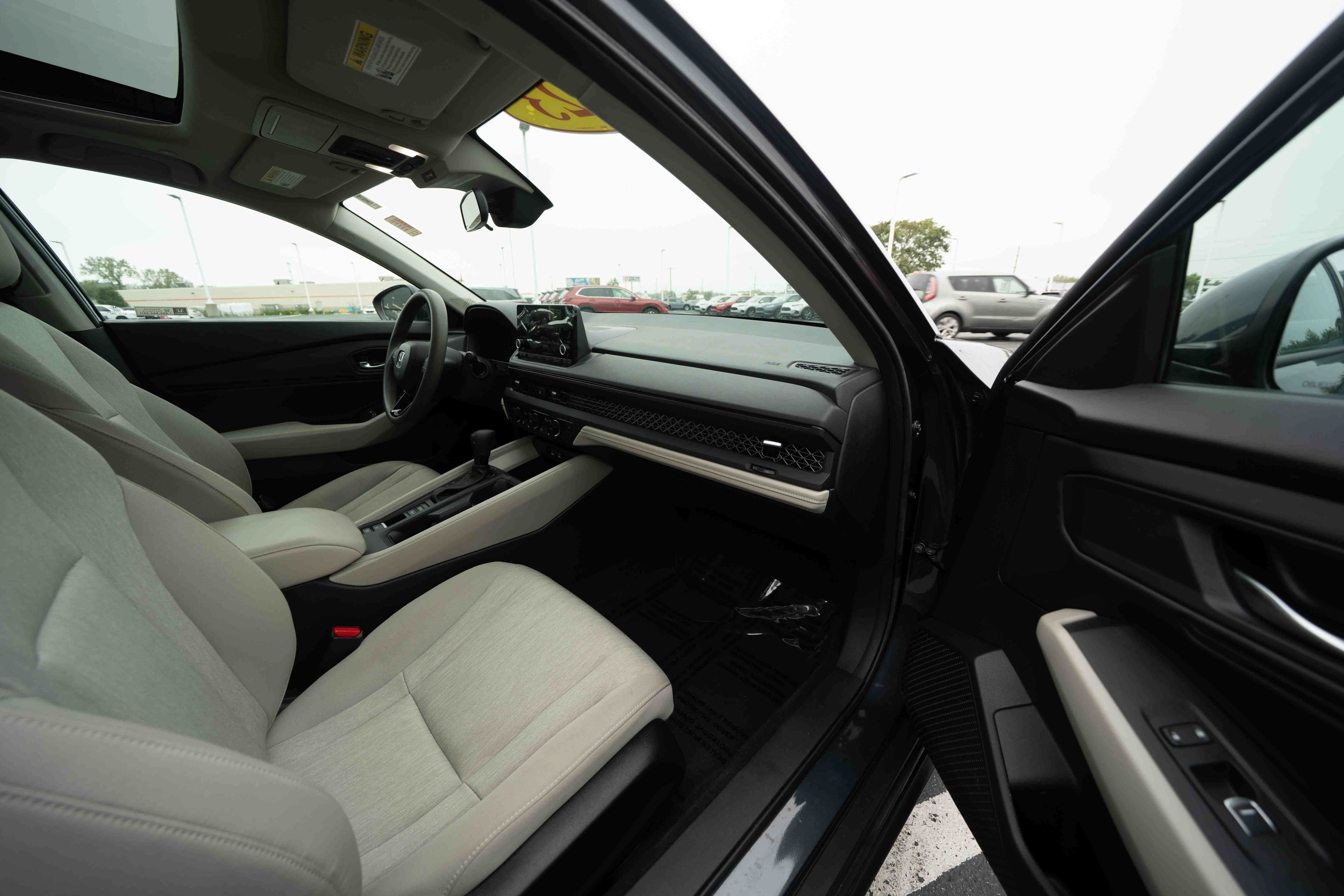 Certified 2023 Honda Accord EX image 25