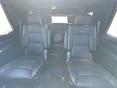 Used 2023 Cadillac Escalade Sport AWD/4WD image 15
