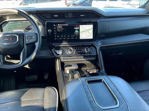 Used 2022 GMC Sierra 1500 AT4X image 8