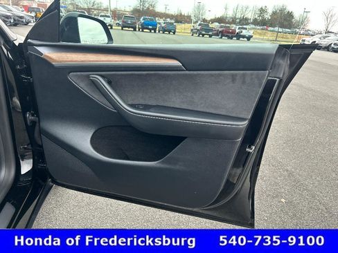 Used 2024 Tesla Model Y Performance image 15