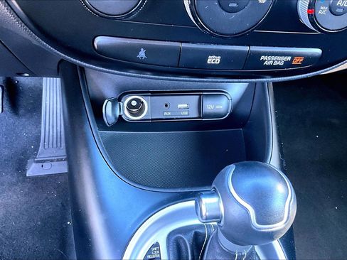 Used 2016 Kia Soul + image 22