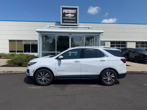 Used 2024 Chevrolet Equinox Premier AWD/4WD image 1
