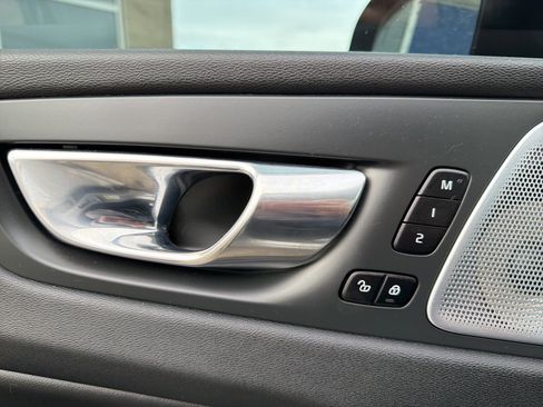 Used 2023 Volvo XC60 B5 Ultimate image 49